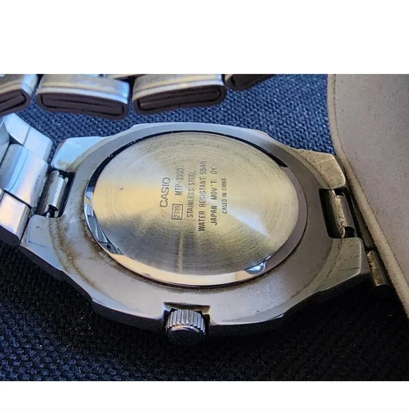 Casio Men’s Diver Watch Works Runs Keeps Time - Picture 2 of 3